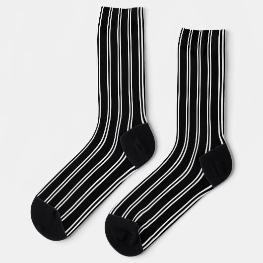 Socken aus schwarzem und weißem vertikalem Streife (Linkes Detail)