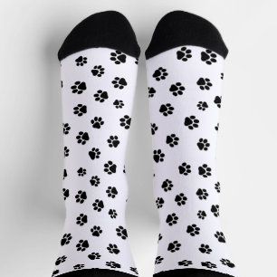Socken mit schwarzem Pfotenabdruck   Hübsche gemus