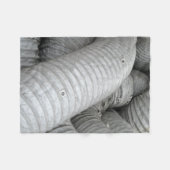 Sofa aus grauem und schwarzem Stoff Fleecedecke (Vorderseite (Horizontal))