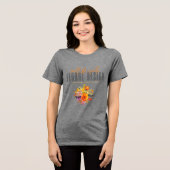 Sofistiziertes florales Design Graue orangefarbene Tri-Blend Shirt (Vorderseite voll)