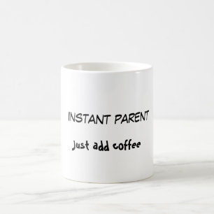 Sofortiges Elternteil, addieren gerade Kaffee Kaffeetasse