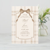Soft beige brown bow tartan plaid wedding einladung (Stehend Vorderseite)