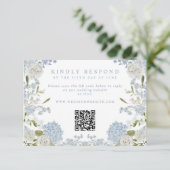 Soft Blue Floral Wedding RSVP Karte (Stehend Vorderseite)