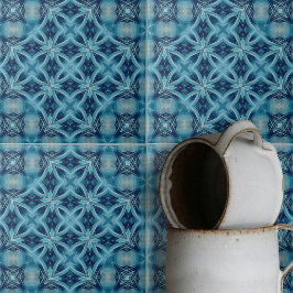 Soft Blue und Indigo Symmetrisches geometrisches M Fliese