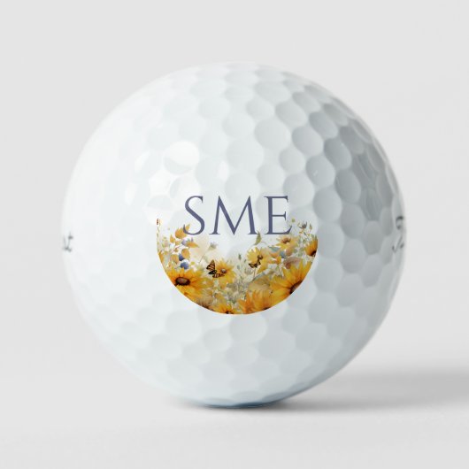 Soft Botanical Meadow Monogram – Golfer Gift Golfball (Vorderseite)