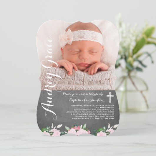 Soft Botanicale Chalkboard| Taufe Einladung (Stehend Vorderseite)