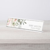 Soft Chic Blush Pink Peony Leafy Botanical Floral Schreibtischnamensplakette (Vorderseite )
