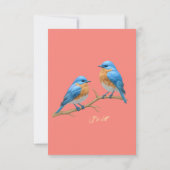 Soft Coral Lovebirds Romantic Bluebirds Wedding RSVP Karte (Rückseite)