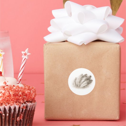 Soft Feathers in Bloom Monochrome Nature on Runder Aufkleber (Party)