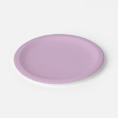 Soft French Lilac Solid Color Pappteller (Schrägansicht)