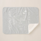 Soft Gray Moderne Typografie Baby-Geburtsstatistik Sherpadecke (Vorderseite (Horizontal))