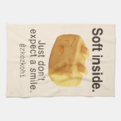 Soft Inside: Iron T Pineapple Cake Funny Quote Art Geschirrtuch (Horizontal)