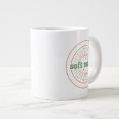 Soft Mama: Retro Groovy Rundes Abzeichen Mutter Lo Jumbo-Tasse (Vorderseite Rechts)