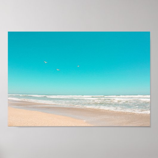 Soft Pastel Ocean Sandy Beach Sky Flying Seagulls Poster (Vorne)
