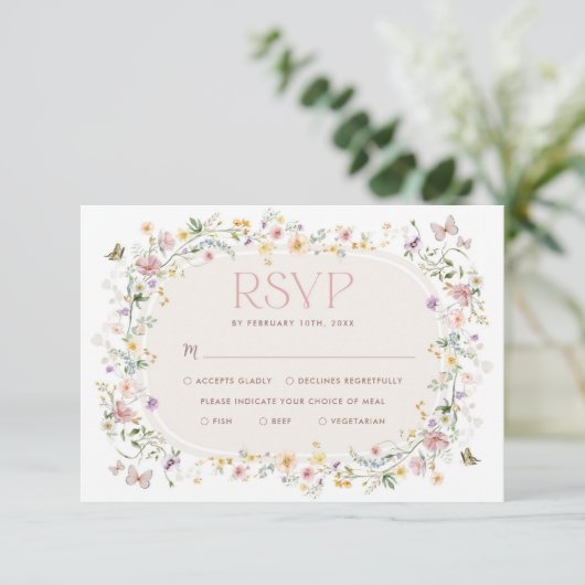 Soft Pastel Wildblume Garden Wedding RSVP Card Karte (Stehend Vorderseite)