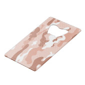 Soft Peach Camouflage Polka Dot Pattern Geldbeutel Flaschenöffner (Rückseite Schrägansicht)