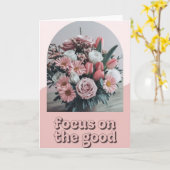 Soft Pink Floral Photo "Focus on the Good" Retro  Karte (Gelbe Blume)