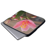 Soft Pink Jatropha Blume Laptopschutzhülle (Vorne Knopf)