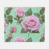 Soft Pink Roses With Subtle Lavender Highlights  Fleecedecke (Vorderseite (Horizontal))