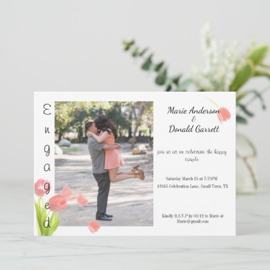 Soft Pink Tulips Verlobung Ankündigung (Stehend Vorderseite)