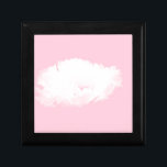 Soft Pink White Peony Keepake Box Erinnerungskiste<br><div class="desc">Weiße Pony mit hellrosa Hintergrund auf individuellem Sake oder Schmuckkasten. Perfekt für Hochzeiten als Brautjungschenk oder als perfekte Geschenke,  ein Beweis für eine delikate und freundliche Geste. Passende Grußkarte,  Postkarte,  Aufkleber und mehr...  Vergiss nicht die ganze Sammlung.</div>