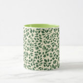 Soft Sage Green Botanical Leaf Foliage Pattern Tasse (Zentrum)