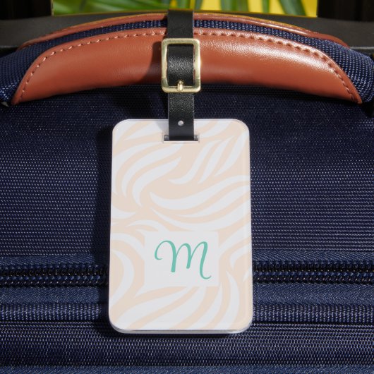 Soft Sand Modern Foliage Feminine Monogram Travel Gepäckanhänger (Vorderseite Insitu 2)