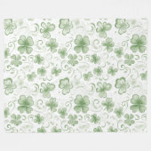Soft Shamrock Whispers in Sage Green Fleecedecke (Vorderseite (Horizontal))
