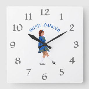 Soft Shoe Irish Dancer in Blue Quadratische Wanduhr