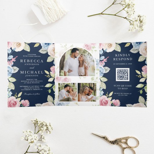 Soft Spring Floral Navy Blue QR Code Hochzeit Dreifach Gefaltete Einladung