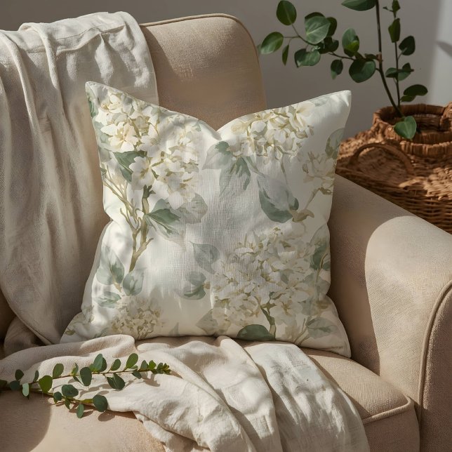 Soft White Hydrangea Floral Pattern Kissen (Von Creator hochgeladen)