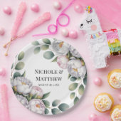 Soft White Peony with Eucalyptus Leaves Wedding Pappteller (Party)