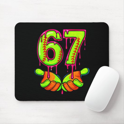 Softball 67 Six Seven Funny Gen Alpha Meme Drip Te Mousepad (Mit Mouse)