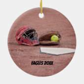 Softball-Fänger-Masken-Weihnachtsverzierung Keramikornament (Hinten)
