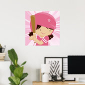 Softball Girl Batter in Rosa und Weiß Poster (Heimbüro)