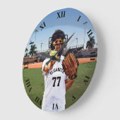 Softball Player Catcher mit Ihrem Namen und Ihrer Große Wanduhr (Winkel)