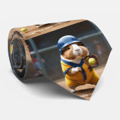 Softball Superstar: Das große Spiel der Guinea, Krawatte (Gerollt)