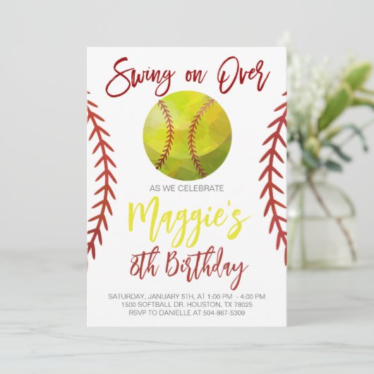 Softball-Swing über Geburtstag Einladung (Stehend Vorderseite)