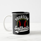 Softball Team Player ADD NAME Personalisierte Liga Zweifarbige Tasse (Links)