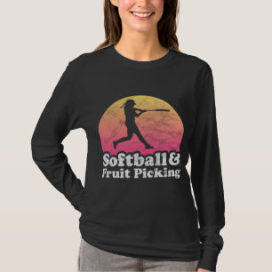 Softball und Fruchtpflücken von Frauen oder Mädche T-Shirt