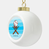 Softball und Kreuzmäntel mit blauen Streifen Keramik Kugel-Ornament (Rechts)