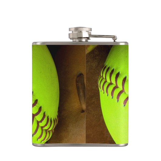 Softball Yellow Fast Pitch Monogram Whiskey Flask Flachmann (Rückseite)