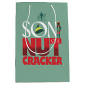 Sohn eines Nutcracker Graphic Mittlere Geschenktüte (Vorderseite)
