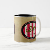 Söhne der Freiheits-Tasse Zweifarbige Tasse (VorderseiteRechts)