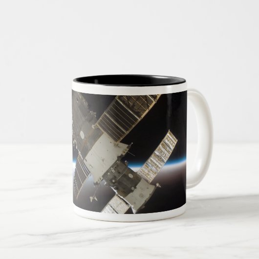 Sojus-Dockingstation 13 Zweifarbige Tasse (VorderseiteRechts)