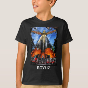 Sojus-Rakete auf Pad T-Shirt