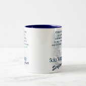 Sola Scriptura/Schrift allein Zweifarbige Tasse (Mittel)