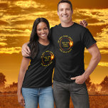 Solar Eclipse 2019 Chile Südamerika T-Shirt<br><div class="desc">Bereiten Sie sich auf die totale Sonnenfinsternis in Großsüdamerika am 2. Juli 2019 vor. Dieser coole T - Shirt ist die perfekte Art, um dieses historische Ereignis zu begehen und kann mit einer Stadt, einem Land oder einem eigenen Text individuell gestaltet werden. Ändern Sie einfach auch den oberen und unteren...</div>