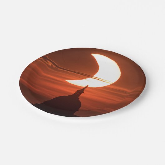 Solar Eclipse 2021 Pappteller (Schrägansicht)