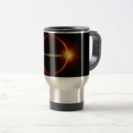 Solar Eclipse in action Travel/Pendler Tasse (VorderseiteRechts)